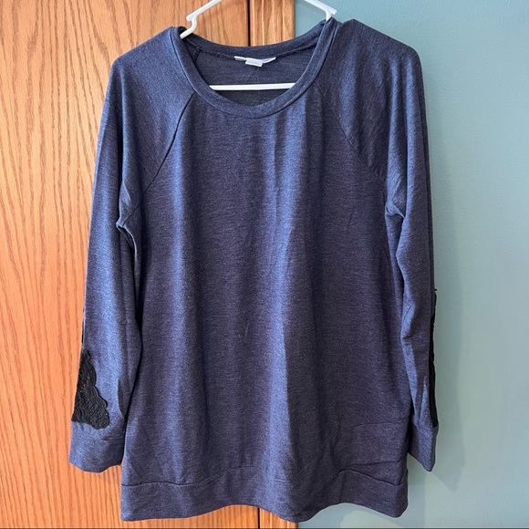 Motherhood Maternity Blue Sweatshirt with Black Lace Details Size Medium Fall - Picture 1 of 7